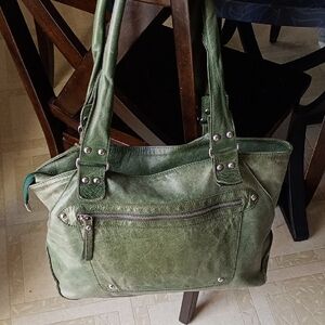 Chic Green Leather Shoulder Bag